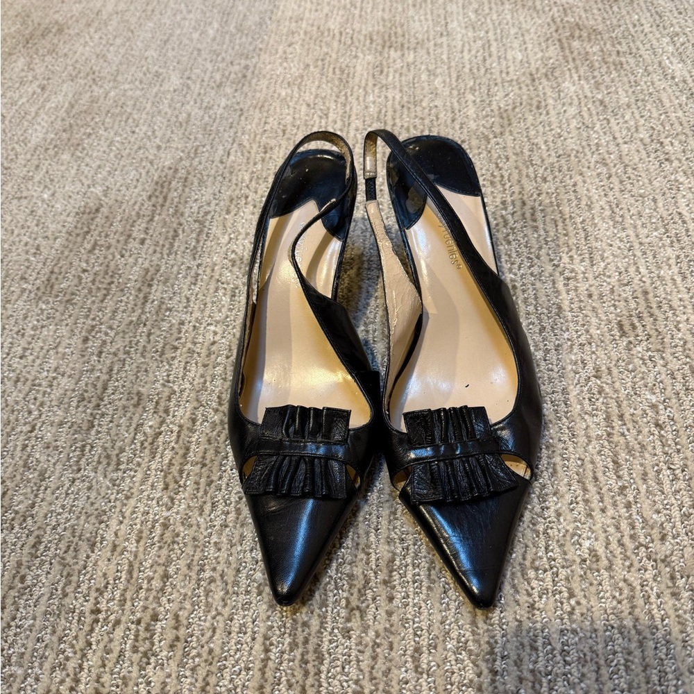Daisy Fuentes Black Slingback Heels - Picture 2 of 3